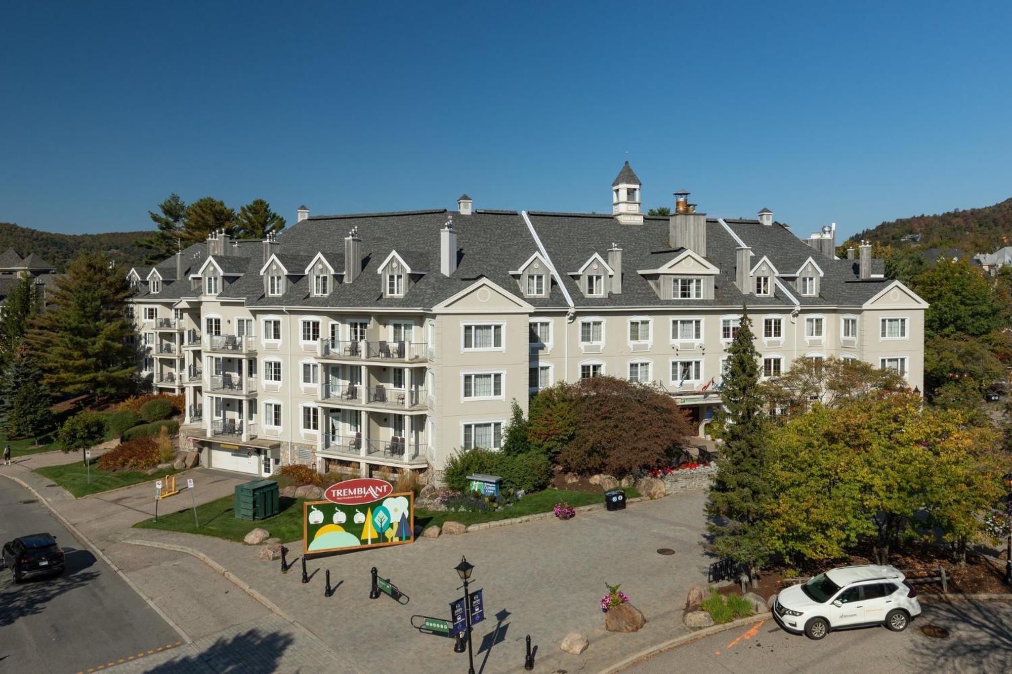 Holiday Inn Express & Suites Tremblant, An Ihg Hotel Mont-Tremblant Exterior photo